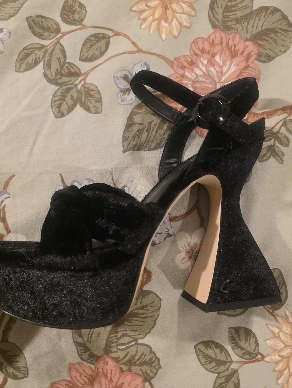 Circus NY by Sam Edelman Black Velvet Platform Slingback Heels - Picture 5 of 5